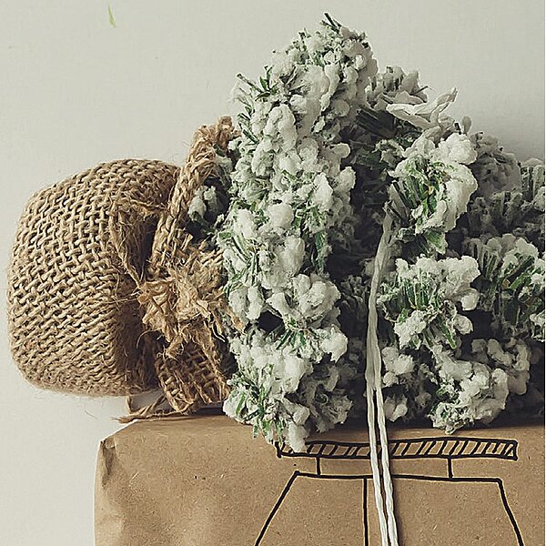 Bild 2 - Weihnachtspaket (Spendenweihnachtskarte Kindernothilfe Schweiz)